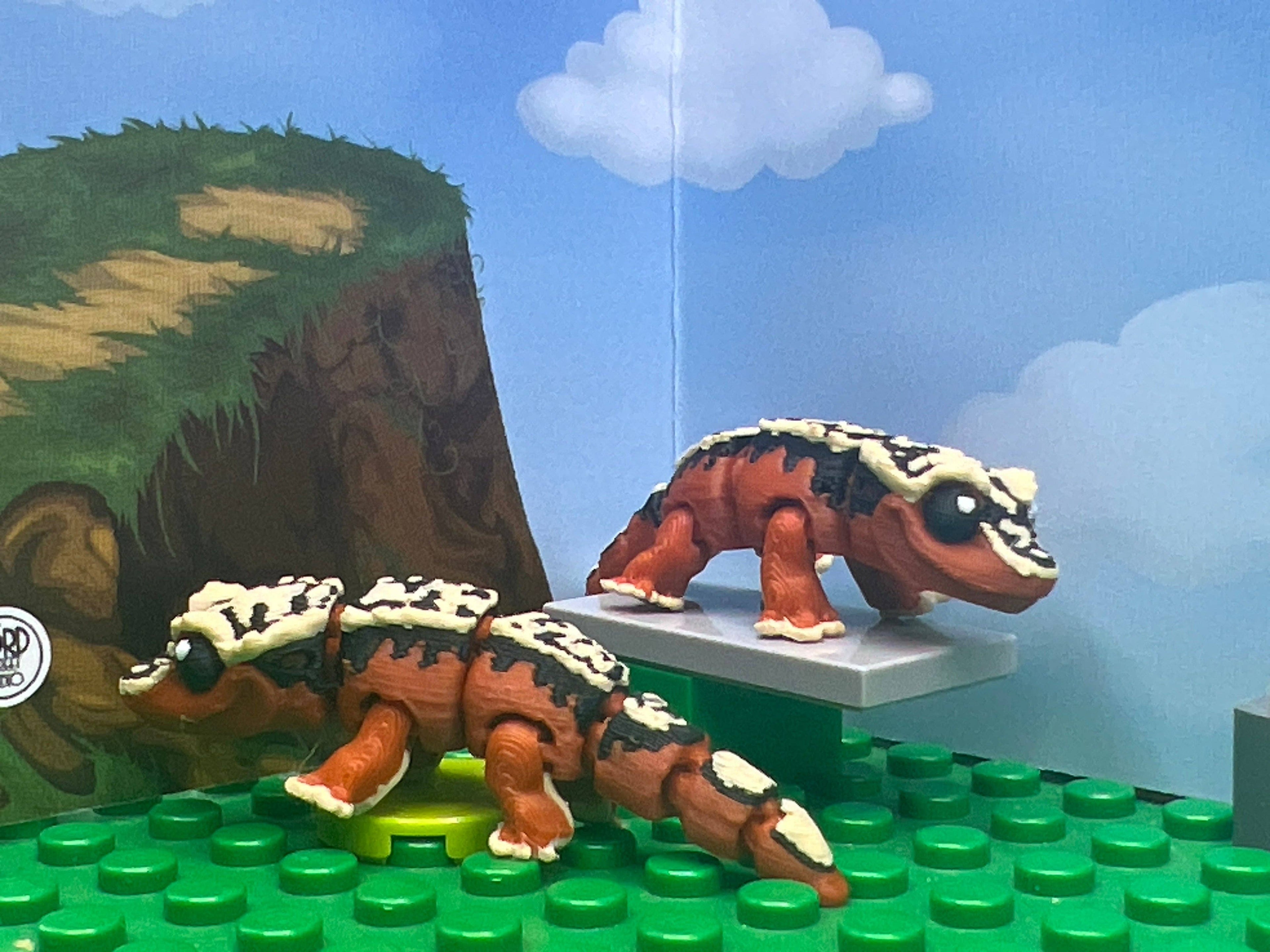 Crested Gecko Fidget Friend - Includes Play Scene