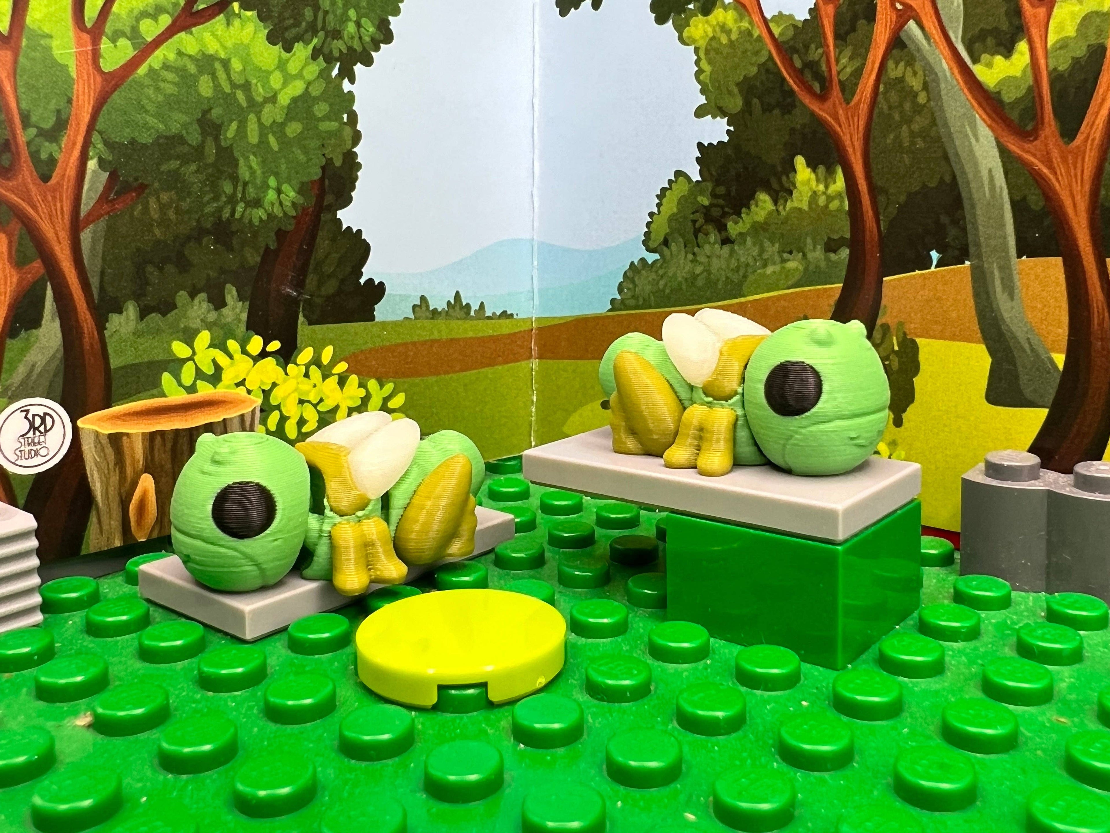 Grasshopper Fidget Friend - Includes Play Scene