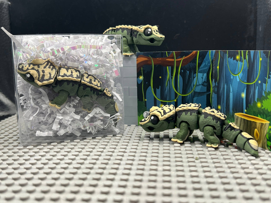 Crested Gecko Fidget Friend - Includes Play Scene